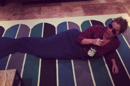 Amy Schumer posiert in einer Meerjungfrauenflosse Amy Schumer posiert in einer Meerjungfrauenflosse