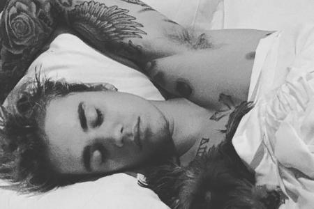 Erholsamer Schlaf? Justin Bieber im Bett