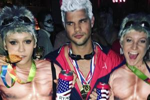 Nina Dobrev (l.), Taylor Lautner (Mitte) und eine Freundin der Schauspielerin hatten die gleiche Kostümidee zu Halloween