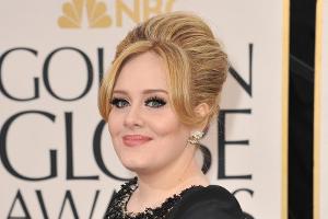 Bei Sängerin Adele läuft es rund: Ihre Alben sind erfolgreich und auch privat ist sie happy