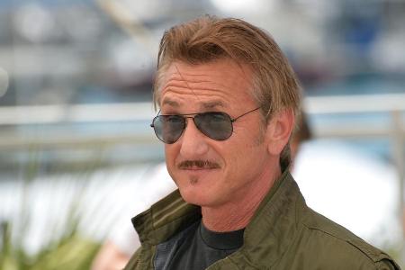 Sean Penn hat sich offenbar eine deutlich jüngere Freundin geangelt Sean Penn hat sich offenbar eine deutlich jüngere Freundin geangelt