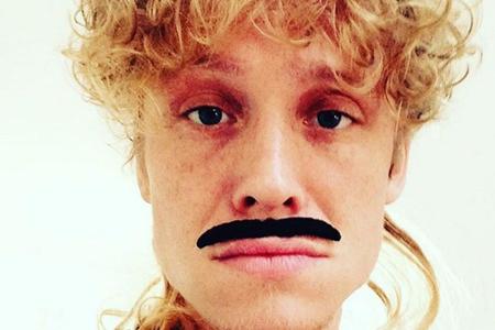 Auch Matthias Schweighöfer (34) will sich die Gelegenheit zur Maskerade nicht entgehen lassen. Ob er mit seinem verrückten ...