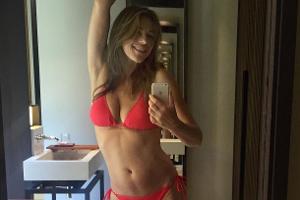 Dieses Selfie postete Elizabeth Hurley auf Instagram