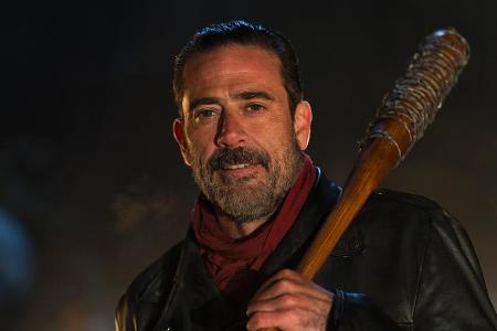 Das Scheusal Negan (Jeffrey Dean Morgan) schockiert in der ersten Folge der neuen Staffel von 