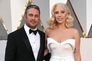 Lady Gagas Ex Taylor Kinney hat eine Neue