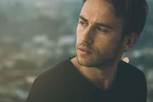 Clueso: "Neuanfang" auf Platz eins der Charts