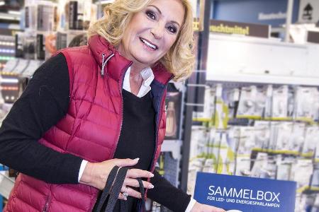 Macht vor, wie es geht: Christiansen an einer Sammelbox