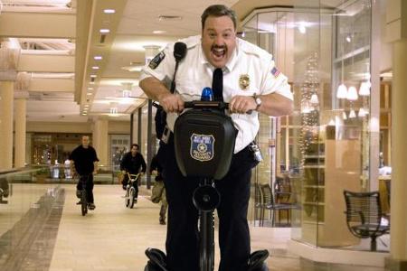 Paul Blart (Kevin James) geht seinem Job als Kaufhaus Cop nach ...