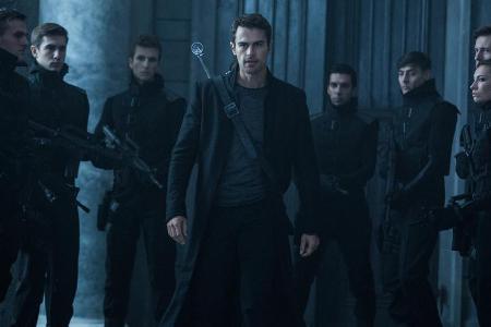Selenes Verbündeter David (Theo James, M.)