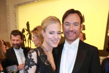 Larissa Marolt mit Whitney Sudler-Smith beim Wiener Opernball Larissa Marolt mit Whitney Sudler-Smith beim Wiener Opernball