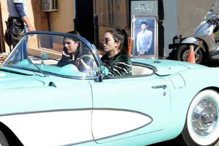...Kendall Jenner als Schwestern auch sein mögen: In Sachen Autos haben sie einen völlig unterschiedlichen Geschmack!