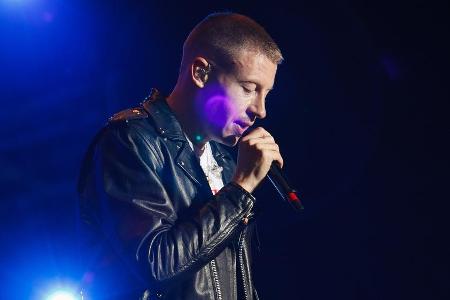 Macklemore zeigt sich nach Trumps Wahlsieg kämpferisch Macklemore zeigt sich nach Trumps Wahlsieg kämpferisch