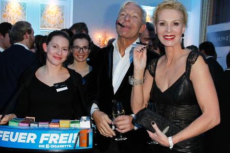 Nicht nur Jo Groebel und Grit Weiß dampfen drauflos