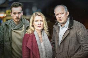 "Tatort: Taxi nach Leipzig" (13.11.): Eine Fahrt ins Ungewisse machen die Kommissare Lindholm (Maria Furtwängler, M.) und Bo...