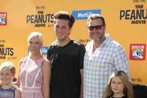 Tori Spelling mit ihrer Familie