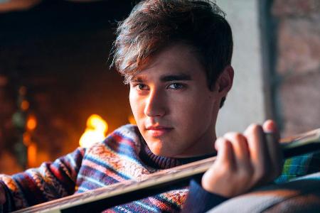 León (Jorge Blanco) enttäuscht seine große Liebe Violetta sehr