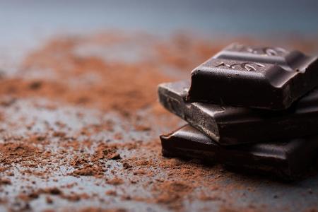 Bitterschokolade ist der perfekte Snack für Naschkatzen: 20 g haben genau 100 Kalorien. Der Kakaoanteil sollte bei mindesten...