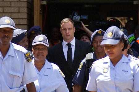 Das zweite Urteil ist gefallen: Oscar Pistorius muss für sechs Jahre hinter Gitter Das zweite Urteil ist gefallen: Oscar Pistorius muss für sechs Jahre hinter Gitter
