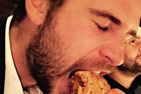 Liam Hemsworth und sein fleischloser Burger