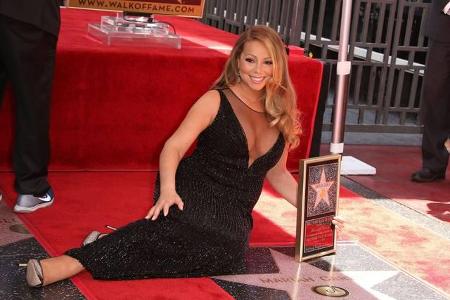 ...Mariah noch im August präsentierte. Da wurde sie nämlich mit einem heißbegehrtem Stern auf dem Hollywood Walk of Fame aus...