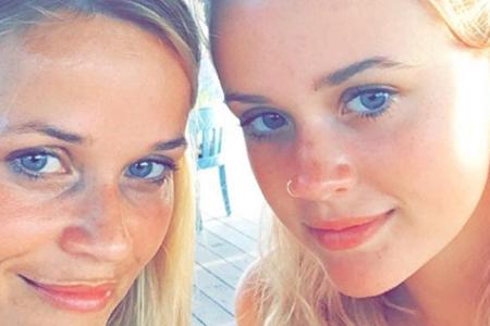 Reese Witherspoon und ihre Tochter Ava, die aus ihrer ersten Ehe mit Ryan Phillippe stammt Reese Witherspoon und ihre Tochter Ava, die aus ihrer ersten Ehe mit Ryan Phillippe stammt