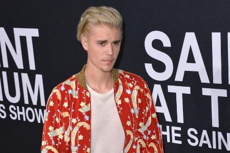 Justin Bieber schimpft einen Fan - bereut es aber immerhin im Anschluss Justin Bieber schimpft einen Fan - bereut es aber immerhin im Anschluss