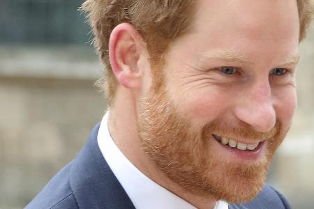 Prinz Harry hätte im Nachhinein lieber über den Tod seiner Mutter gesprochen Prinz Harry hätte im Nachhinein lieber über den Tod seiner Mutter gesprochen