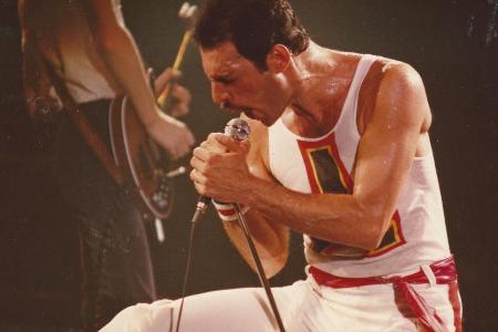 Freddie Mercury bei einem Auftritt 1982 in New Haven an der US-Ostküste