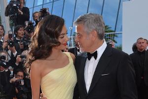 Amal Clooney: Sie diskutierte eine IS-Klage mit George