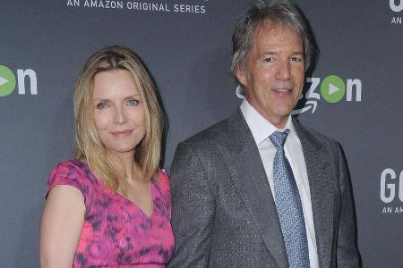 Michelle Pfeiffer und David E. Kelley bei der Premiere von 