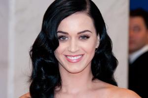 Sängerin Katy Perry assistiert bei Hausgeburt