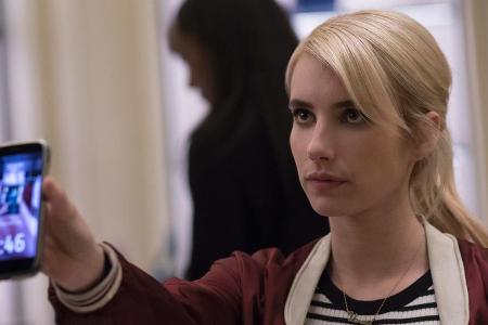 Vee (Emma Roberts) lässt sich auf das gefährliche Online-Spiel 