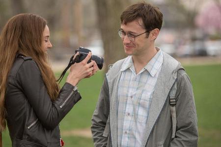 Lindsay Mills (Shailene Woodley) und Edward Snowden (Joseph Gordon-Levitt) bei ihrem ersten Date