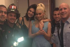 Kylie und Kendall Jenner aus Aufzug gerettet