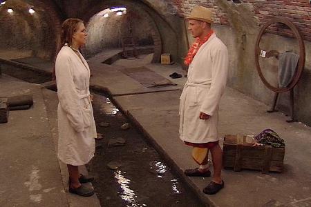 Sag zum Abschied leise Servus: Das wortgewaltige Duo Jessica Paszka und Frank Stäbler schläft nun wieder an unterschiedliche...