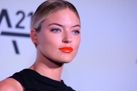 Weniger bekannt (1,1 Millionen Instagram-Fans), dennoch millionenschwer: Model Martha Hunt (26). Sie war in Swifts 