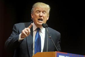 Peinlich! Donald Trump gibt dem Mikrofon die Schuld an seiner Schlappe