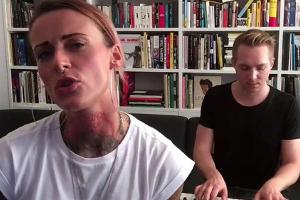 Jennifer Rostock bereiten das AfD-Wahlprogramm als Song auf