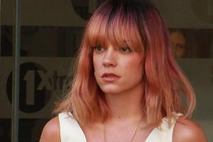 Lily Allen bricht beim Notting Hill Karneval zusammen