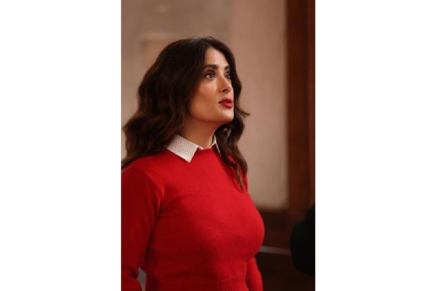 In London erschien Salma Hayek gerade züchtig gekleidet wie eine moderne Klosterschülerin zu einem Interview in der St. Jame...
