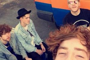 Viola Beach posthum auf Platz eins der britischen Charts