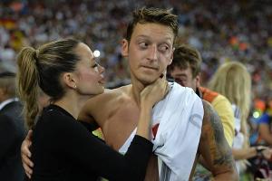 Mesut Özil und Mandy Capristo: So steht es um ihre Liebe