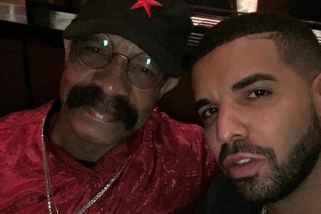 Dennis Graham (l.) mit seinem Sohn Drake