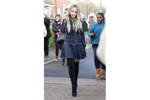 ...vor ihrem Radikalschlag schlenderte sie noch mit langer Wallemähne durch die Straßen der britischen Stadt Essex. Zuvor ha...