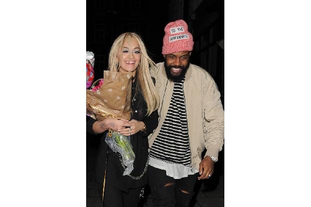 ...müsse Rita Ora ihren 25. Geburtstag ohne festen Freund feiern. Aber wer weiß? Vielleicht ist ja dieser gut gelaunte Typ, ...