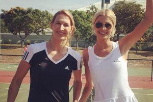 Lena Gercke darf mit Steffi Graf Tennis spielen
