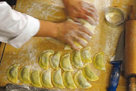 Nach uralten Rezepten von Hand gemacht: Schlutzkrapfen