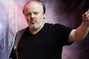 Hubert Kah: Hochzeit mit "Supergirl"-Kostüm