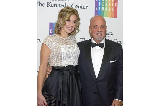 ...Billy Joel gab seiner Lebensgefährtin Alexis Roderick am Unabhängigkeitstag das Ja-Wort. Die beiden wollten wohl schnell ...