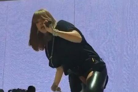 Rihanna rockte bei ihrem Auftritt in Bukarest die Bühne - und ihre neue Frisur Rihanna rockte bei ihrem Auftritt in Bukarest die Bühne - und ihre neue Frisur